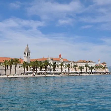 Donna 아파트 트로기르